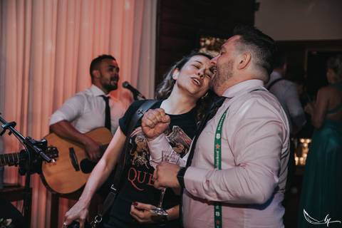 Maquiagem; Making of; Noiva; Noivo; Pré Wedding; Street Wedding; Celina Munhoz; Adriana Kruger; Manu Garcia; Camarim Madri; Wandering Wedding; São Francisco de Paula; Fotografia de Casal; Fotografia de Casamento; Pré Wedding; São Leopoldo; Belo Horizonte;'