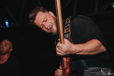 Maquiagem; Making of; Noiva; Noivo; Pré Wedding; Street Wedding; Celina Munhoz; Adriana Kruger; Manu Garcia; Camarim Madri; Wandering Wedding; São Francisco de Paula; Fotografia de Casal; Fotografia de Casamento; Pré Wedding; São Leopoldo; Belo Horizonte;'