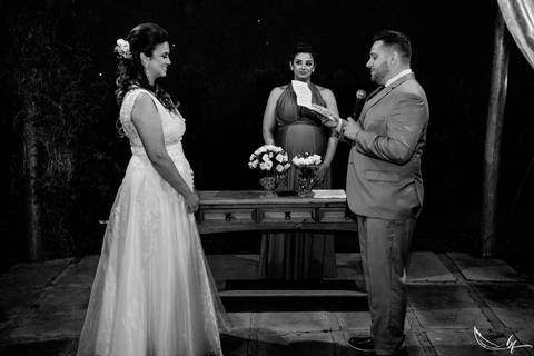 Maquiagem; Making of; Noiva; Noivo; Pré Wedding; Street Wedding; Celina Munhoz; Adriana Kruger; Manu Garcia; Camarim Madri; Wandering Wedding; São Francisco de Paula; Fotografia de Casal; Fotografia de Casamento; Pré Wedding; São Leopoldo; Belo Horizonte;'