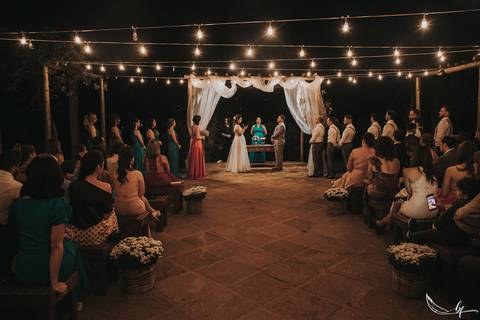 Maquiagem; Making of; Noiva; Noivo; Pré Wedding; Street Wedding; Celina Munhoz; Adriana Kruger; Manu Garcia; Camarim Madri; Wandering Wedding; São Francisco de Paula; Fotografia de Casal; Fotografia de Casamento; Pré Wedding; São Leopoldo; Belo Horizonte;'