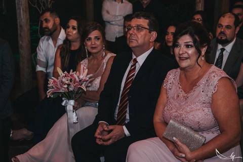 Maquiagem; Making of; Noiva; Noivo; Pré Wedding; Street Wedding; Celina Munhoz; Adriana Kruger; Manu Garcia; Camarim Madri; Wandering Wedding; São Francisco de Paula; Fotografia de Casal; Fotografia de Casamento; Pré Wedding; São Leopoldo; Belo Horizonte;'