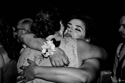 Maquiagem; Making of; Noiva; Noivo; Pré Wedding; Street Wedding; Celina Munhoz; Adriana Kruger; Manu Garcia; Camarim Madri; Wandering Wedding; São Francisco de Paula; Fotografia de Casal; Fotografia de Casamento; Pré Wedding; São Leopoldo; Belo Horizonte;'