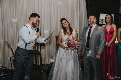 Maquiagem; Making of; Noiva; Noivo; Pré Wedding; Street Wedding; Celina Munhoz; Adriana Kruger; Manu Garcia; Camarim Madri; Wandering Wedding; São Francisco de Paula; Fotografia de Casal; Fotografia de Casamento; Pré Wedding; São Leopoldo; Belo Horizonte;'