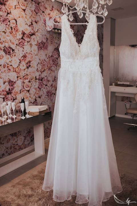 Maquiagem; Making of; Noiva; Noivo; Pré Wedding; Street Wedding; Celina Munhoz; Adriana Kruger; Manu Garcia; Camarim Madri; Wandering Wedding; São Francisco de Paula; Fotografia de Casal; Fotografia de Casamento; Pré Wedding; São Leopoldo; Belo Horizonte;'