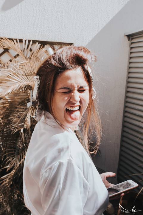 Maquiagem; Making of; Noiva; Noivo; Pré Wedding; Street Wedding; Celina Munhoz; Adriana Kruger; Manu Garcia; Camarim Madri; Wandering Wedding; São Francisco de Paula; Fotografia de Casal; Fotografia de Casamento; Pré Wedding; São Leopoldo; Belo Horizonte;'