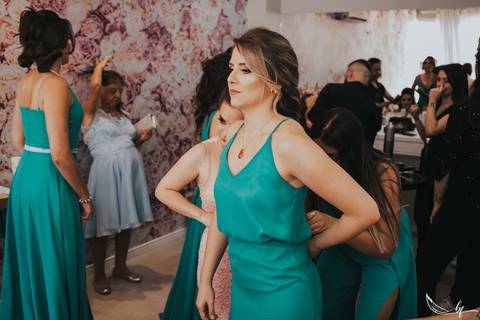 Maquiagem; Making of; Noiva; Noivo; Pré Wedding; Street Wedding; Celina Munhoz; Adriana Kruger; Manu Garcia; Camarim Madri; Wandering Wedding; São Francisco de Paula; Fotografia de Casal; Fotografia de Casamento; Pré Wedding; São Leopoldo; Belo Horizonte;'