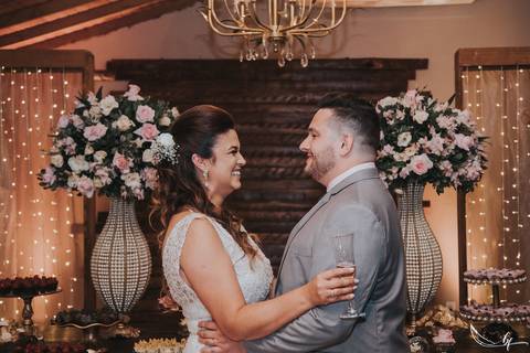 Maquiagem; Making of; Noiva; Noivo; Pré Wedding; Street Wedding; Celina Munhoz; Adriana Kruger; Manu Garcia; Camarim Madri; Wandering Wedding; São Francisco de Paula; Fotografia de Casal; Fotografia de Casamento; Pré Wedding; São Leopoldo; Belo Horizonte;'