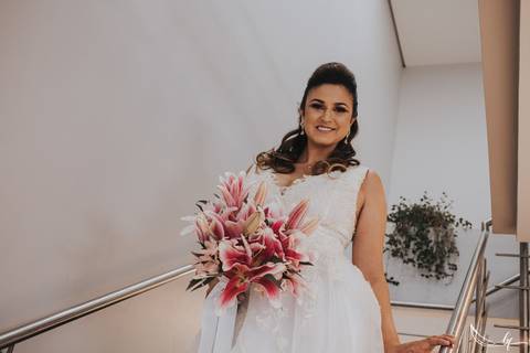Maquiagem; Making of; Noiva; Noivo; Pré Wedding; Street Wedding; Celina Munhoz; Adriana Kruger; Manu Garcia; Camarim Madri; Wandering Wedding; São Francisco de Paula; Fotografia de Casal; Fotografia de Casamento; Pré Wedding; São Leopoldo; Belo Horizonte;'