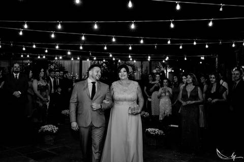 Maquiagem; Making of; Noiva; Noivo; Pré Wedding; Street Wedding; Celina Munhoz; Adriana Kruger; Manu Garcia; Camarim Madri; Wandering Wedding; São Francisco de Paula; Fotografia de Casal; Fotografia de Casamento; Pré Wedding; São Leopoldo; Belo Horizonte;'