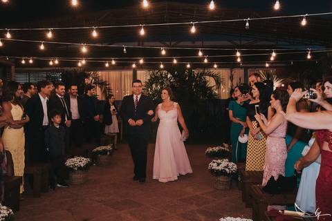 Maquiagem; Making of; Noiva; Noivo; Pré Wedding; Street Wedding; Celina Munhoz; Adriana Kruger; Manu Garcia; Camarim Madri; Wandering Wedding; São Francisco de Paula; Fotografia de Casal; Fotografia de Casamento; Pré Wedding; São Leopoldo; Belo Horizonte;'