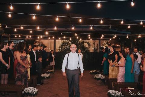 Maquiagem; Making of; Noiva; Noivo; Pré Wedding; Street Wedding; Celina Munhoz; Adriana Kruger; Manu Garcia; Camarim Madri; Wandering Wedding; São Francisco de Paula; Fotografia de Casal; Fotografia de Casamento; Pré Wedding; São Leopoldo; Belo Horizonte;'