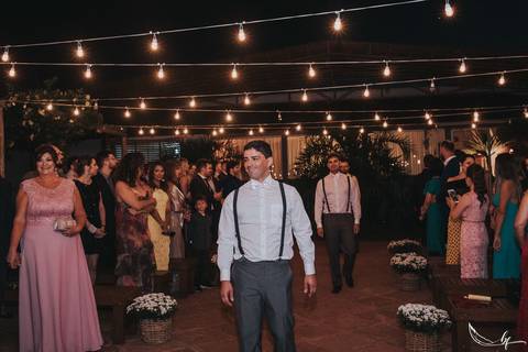 Maquiagem; Making of; Noiva; Noivo; Pré Wedding; Street Wedding; Celina Munhoz; Adriana Kruger; Manu Garcia; Camarim Madri; Wandering Wedding; São Francisco de Paula; Fotografia de Casal; Fotografia de Casamento; Pré Wedding; São Leopoldo; Belo Horizonte;'