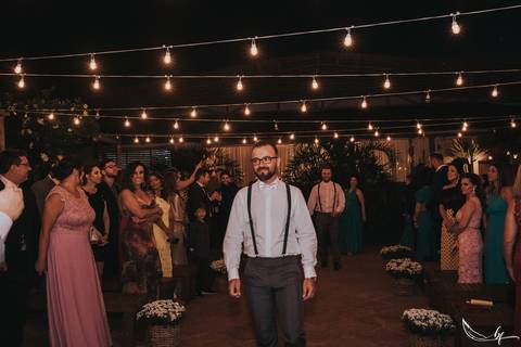 Maquiagem; Making of; Noiva; Noivo; Pré Wedding; Street Wedding; Celina Munhoz; Adriana Kruger; Manu Garcia; Camarim Madri; Wandering Wedding; São Francisco de Paula; Fotografia de Casal; Fotografia de Casamento; Pré Wedding; São Leopoldo; Belo Horizonte;'