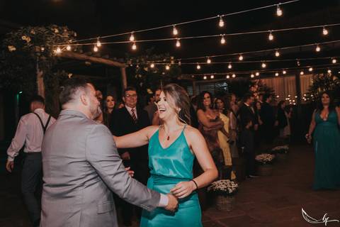 Maquiagem; Making of; Noiva; Noivo; Pré Wedding; Street Wedding; Celina Munhoz; Adriana Kruger; Manu Garcia; Camarim Madri; Wandering Wedding; São Francisco de Paula; Fotografia de Casal; Fotografia de Casamento; Pré Wedding; São Leopoldo; Belo Horizonte;'