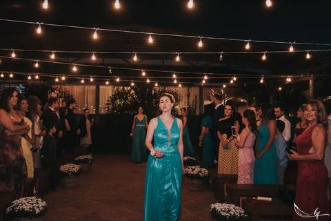 Maquiagem; Making of; Noiva; Noivo; Pré Wedding; Street Wedding; Celina Munhoz; Adriana Kruger; Manu Garcia; Camarim Madri; Wandering Wedding; São Francisco de Paula; Fotografia de Casal; Fotografia de Casamento; Pré Wedding; São Leopoldo; Belo Horizonte;'