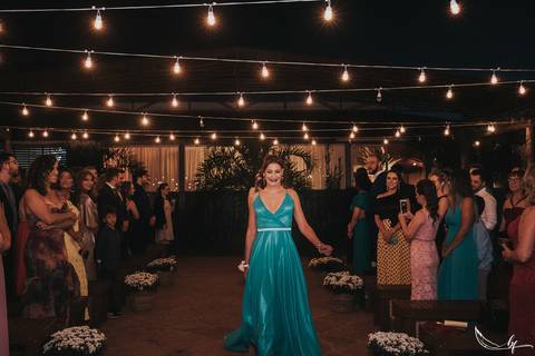 Maquiagem; Making of; Noiva; Noivo; Pré Wedding; Street Wedding; Celina Munhoz; Adriana Kruger; Manu Garcia; Camarim Madri; Wandering Wedding; São Francisco de Paula; Fotografia de Casal; Fotografia de Casamento; Pré Wedding; São Leopoldo; Belo Horizonte;'