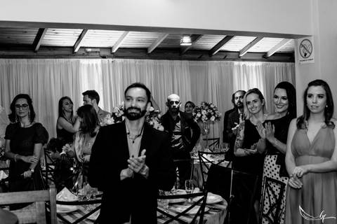 Maquiagem; Making of; Noiva; Noivo; Pré Wedding; Street Wedding; Celina Munhoz; Adriana Kruger; Manu Garcia; Camarim Madri; Wandering Wedding; São Francisco de Paula; Fotografia de Casal; Fotografia de Casamento; Pré Wedding; São Leopoldo; Belo Horizonte;'