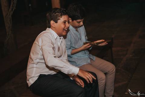 Maquiagem; Making of; Noiva; Noivo; Pré Wedding; Street Wedding; Celina Munhoz; Adriana Kruger; Manu Garcia; Camarim Madri; Wandering Wedding; São Francisco de Paula; Fotografia de Casal; Fotografia de Casamento; Pré Wedding; São Leopoldo; Belo Horizonte;'