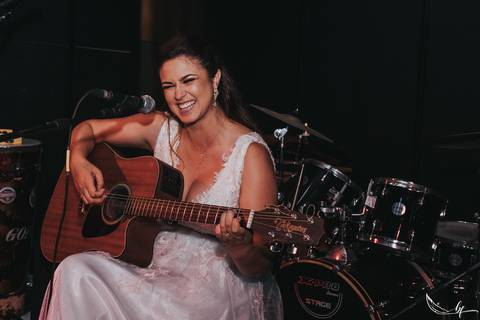 Maquiagem; Making of; Noiva; Noivo; Pré Wedding; Street Wedding; Celina Munhoz; Adriana Kruger; Manu Garcia; Camarim Madri; Wandering Wedding; São Francisco de Paula; Fotografia de Casal; Fotografia de Casamento; Pré Wedding; São Leopoldo; Belo Horizonte;'