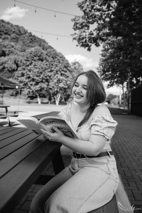 Ensaio feminino; Fotografia feminina; Recanto Bueno; Celina Munhoz; Novo Hamburgo; Fotografia Lifestyle; Nova Petropolis; Ensaio Teen; Ensaio 15th; 15 anos; Fotografo de 15 Anos; Debutante; Camarim Madri; Adriana Krieger; Manu Garcia;'