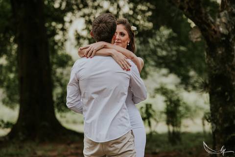 Maquiagem; Making of; Noiva; Noivo; Pré Wedding; Street Wedding; Celina Munhoz; Adriana Kruger; Manu Garcia; Camarim Madri; Wandering Wedding; São Francisco de Paula; Fotografia de Casal; Fotografia de Casamento; Pré Wedding; São Leopoldo; Belo Horizonte;'