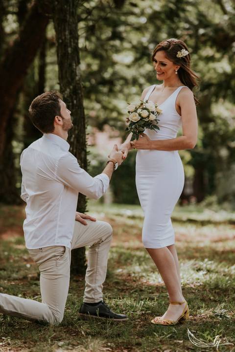 Maquiagem; Making of; Noiva; Noivo; Pré Wedding; Street Wedding; Celina Munhoz; Adriana Kruger; Manu Garcia; Camarim Madri; Wandering Wedding; São Francisco de Paula; Fotografia de Casal; Fotografia de Casamento; Pré Wedding; São Leopoldo; Belo Horizonte;'
