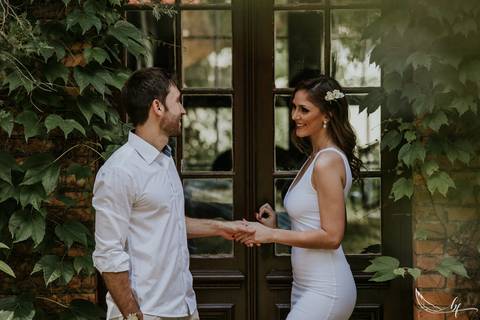 Maquiagem; Making of; Noiva; Noivo; Pré Wedding; Street Wedding; Celina Munhoz; Adriana Kruger; Manu Garcia; Camarim Madri; Wandering Wedding; São Francisco de Paula; Fotografia de Casal; Fotografia de Casamento; Pré Wedding; São Leopoldo; Belo Horizonte;'