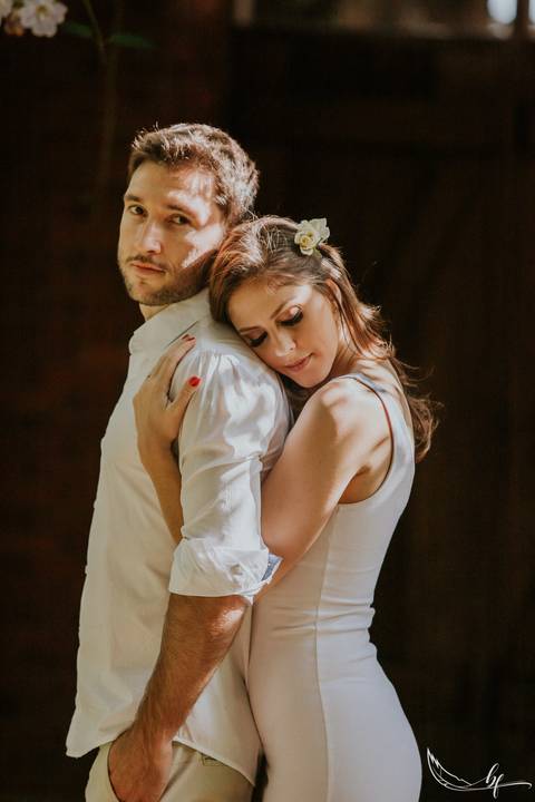 Maquiagem; Making of; Noiva; Noivo; Pré Wedding; Street Wedding; Celina Munhoz; Adriana Kruger; Manu Garcia; Camarim Madri; Wandering Wedding; São Francisco de Paula; Fotografia de Casal; Fotografia de Casamento; Pré Wedding; São Leopoldo; Belo Horizonte;'