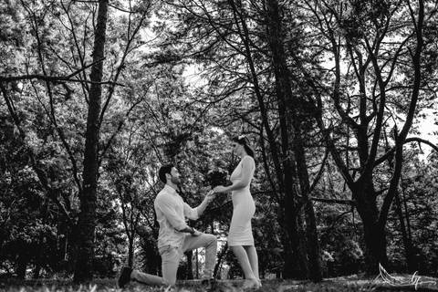 Maquiagem; Making of; Noiva; Noivo; Pré Wedding; Street Wedding; Celina Munhoz; Adriana Kruger; Manu Garcia; Camarim Madri; Wandering Wedding; São Francisco de Paula; Fotografia de Casal; Fotografia de Casamento; Pré Wedding; São Leopoldo; Belo Horizonte;'