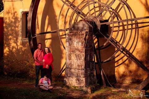 Ensaio Gestante; Mãe de Menina; Fotografia gestante; Fotografia gestante São Leopoldo; Fotografia gestante; Fotografia de família; São Leopoldo; Fotografia com animais; Ensaio de família; Gravidez;'