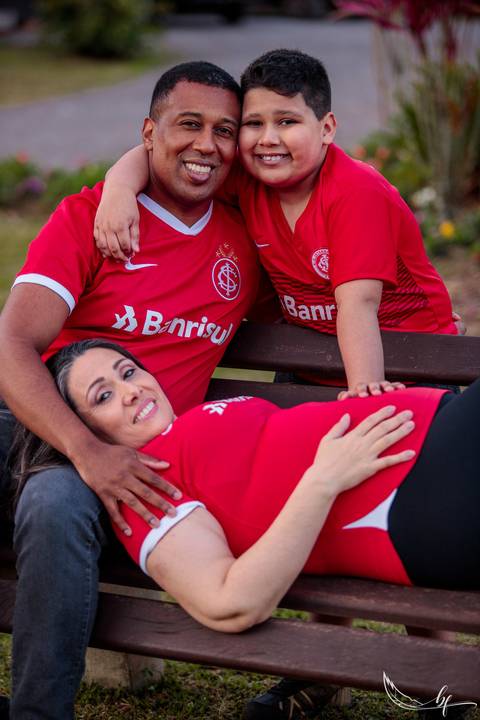 Ensaio Gestante; Mãe de Menina; Fotografia gestante; Fotografia gestante São Leopoldo; Fotografia gestante; Fotografia de família; São Leopoldo; Fotografia com animais; Ensaio de família; Gravidez;'