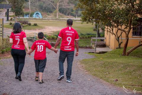 Ensaio Gestante; Mãe de Menina; Fotografia gestante; Fotografia gestante São Leopoldo; Fotografia gestante; Fotografia de família; São Leopoldo; Fotografia com animais; Ensaio de família; Gravidez;'