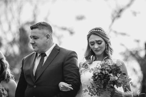 Maquiagem; Making of; Noiva; Noivo; Pré Wedding; Street Wedding; Celina Munhoz; Adriana Kruger; Manu Garcia; Camarim Madri; Wandering Wedding; São Francisco de Paula; Fotografia de Casal; Fotografia de Casamento; Pré Wedding; São Leopoldo; Belo Horizonte;'