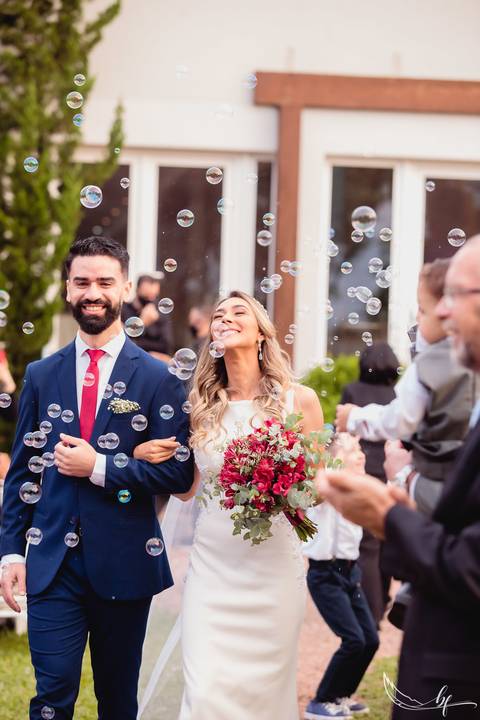 Maquiagem; Making of; Noiva; Noivo; Pré Wedding; Street Wedding; Celina Munhoz; Adriana Kruger; Manu Garcia; Camarim Madri; Wandering Wedding; São Francisco de Paula; Fotografia de Casal; Fotografia de Casamento; Pré Wedding; São Leopoldo; Belo Horizonte;'