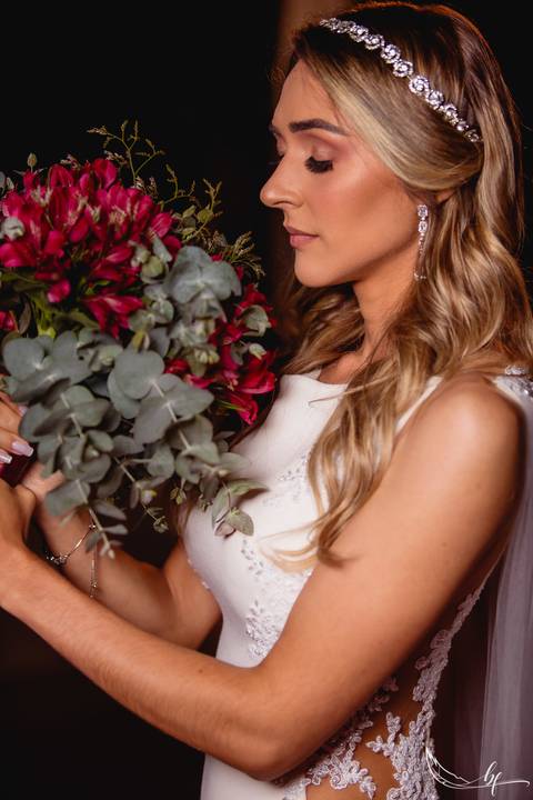 Maquiagem; Making of; Noiva; Noivo; Pré Wedding; Street Wedding; Celina Munhoz; Adriana Kruger; Manu Garcia; Camarim Madri; Wandering Wedding; São Francisco de Paula; Fotografia de Casal; Fotografia de Casamento; Pré Wedding; São Leopoldo; Belo Horizonte;'