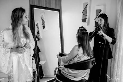 Maquiagem; Making of; Noiva; Noivo; Pré Wedding; Street Wedding; Celina Munhoz; Adriana Kruger; Manu Garcia; Camarim Madri; Wandering Wedding; São Francisco de Paula; Fotografia de Casal; Fotografia de Casamento; Pré Wedding; São Leopoldo; Belo Horizonte;'
