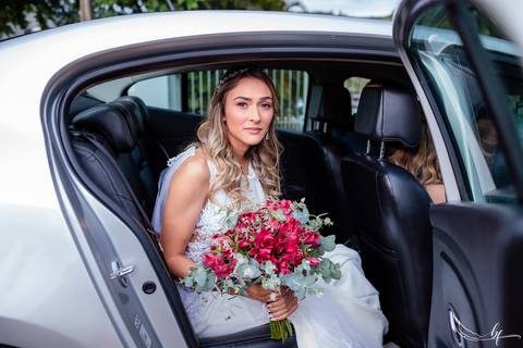 Maquiagem; Making of; Noiva; Noivo; Pré Wedding; Street Wedding; Celina Munhoz; Adriana Kruger; Manu Garcia; Camarim Madri; Wandering Wedding; São Francisco de Paula; Fotografia de Casal; Fotografia de Casamento; Pré Wedding; São Leopoldo; Belo Horizonte;'