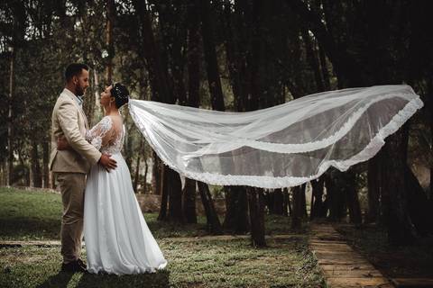 Casamento - Wedding Day - Vestido de Noiva - Noivo - Alianças - Buque'
