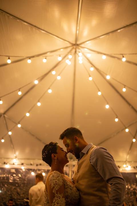 Casamento - Wedding Day - Vestido de Noiva - Noivo - Alianças - Buque'