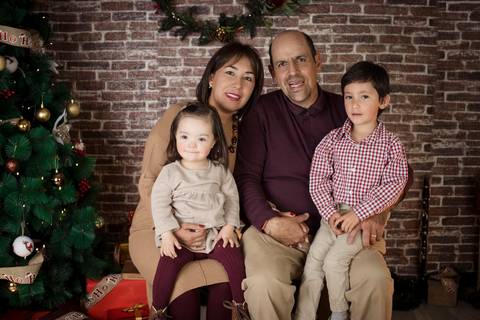 sesiones familiares la paz bolivia, fotografia familia, fotografo de familia la paz bolivia, sesiones navideñas, mini sesiones, navidad 2022'