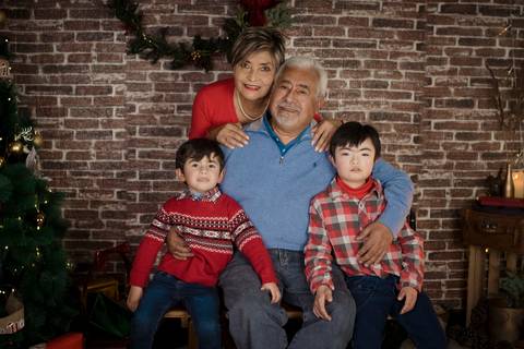 sesiones familiares la paz bolivia, fotografia familia, fotografo de familia la paz bolivia, sesiones navideñas, mini sesiones, navidad 2022'