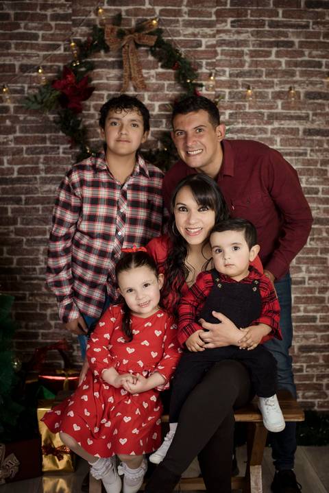 sesiones familiares la paz bolivia, fotografia familia, fotografo de familia la paz bolivia, sesiones navideñas, mini sesiones, navidad 2022'