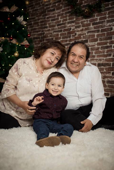 sesiones familiares la paz bolivia, fotografia familia, fotografo de familia la paz bolivia, sesiones navideñas, mini sesiones, navidad 2022'