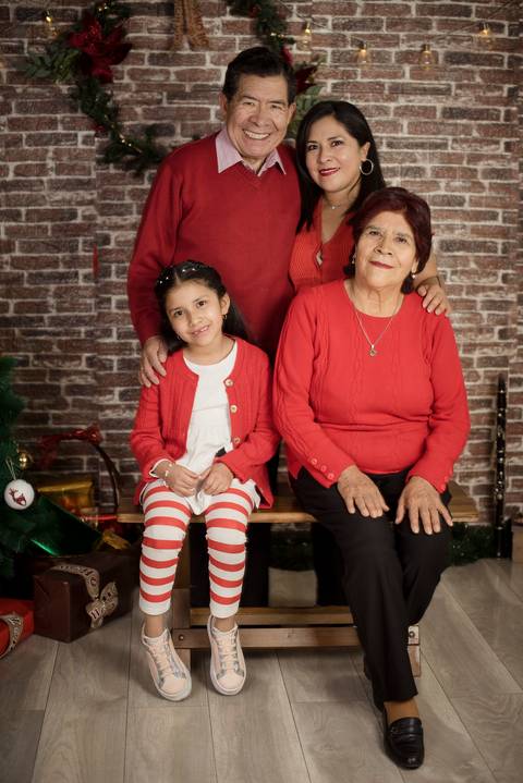 sesiones familiares la paz bolivia, fotografia familia, fotografo de familia la paz bolivia, sesiones navideñas, mini sesiones, navidad 2022'