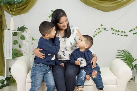 Fotografía de familia, fotografo de familias La Paz Bolivia, dia de la madre , mini sesiones '