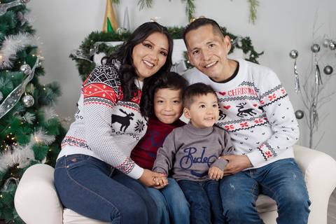 fotografía de navidad, fotografo de familias la paz bolivia, familia boliviana , navidad, mini sesiones navideñas, fotos navideñas'