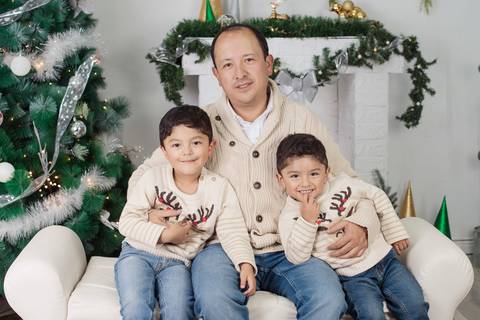 fotografía de navidad, fotografo de familias la paz bolivia, familia boliviana , navidad, mini sesiones navideñas, fotos navideñas'