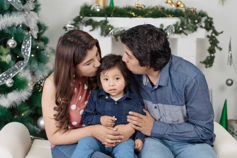 fotografía de navidad, fotografo de familias la paz bolivia, familia boliviana , navidad, mini sesiones navideñas, fotos navideñas'