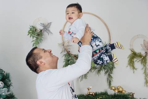 fotografía de navidad, fotografo de familias la paz bolivia, familia boliviana , navidad, mini sesiones navideñas, fotos navideñas'