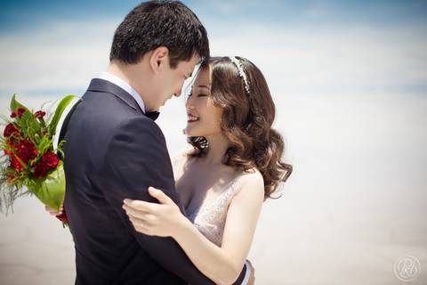 Uyuni Salt Flats Photoshoot, Bolivia Prewedding Salar de Uyuni '
